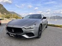 Usata Maserati Ghibli 250 CV (183 kW) 2017 Blu vittoria opaca Berlina