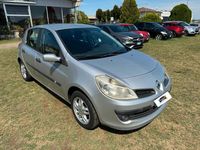 Usata Renault Clio II 75 CV (55 kW) 2006 Argento Berlina
