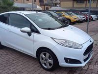Usata Ford Fiesta Titanium 95 CV (69 kW) 2017 Bianco Utilitaria