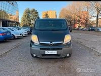Usata Opel Vivaro 120 CV (88 kW) 2012 Grigio Monovolume