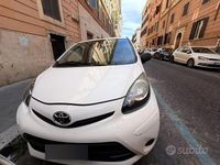 Usata Toyota Aygo 68 CV (50 kW) 2013 Bianco Utilitaria