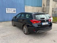 Second-hand Toyota Auris Hybrid Active 99 CP (72 kW) 2013 Negru Berlinǎ