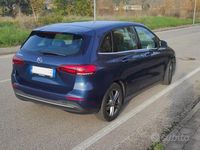 Usata Mercedes B180 Executive 116 CV (85 kW) 2020 Blu/azzurro Utilitaria