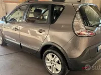 Usata Renault Scénic III XMOD 110 CV (80 kW) 2014 Grigio Monovolume