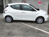 Usata Lancia Ypsilon 60 CV (44 kW) 2015 Bianco Utilitaria