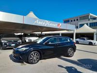 Usata Infiniti Q30 Business 108 CV (79 kW) 2016 Nero Berlina