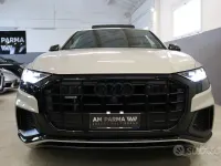 Usata Audi Q8 Sport 340 CV (250 kW) 2022 Grigio gesso SUV