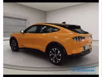 Usata Ford Mustang Mach-E Extended Range 216 kW (294 CV) 2023 Orange pulse SUV