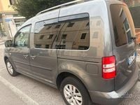 Usata VW Caddy 102 CV (75 kW) 2010 Grigio Monovolume