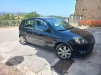 Usata Ford Fiesta 68 CV (50 kW) 2006 Nero Utilitaria