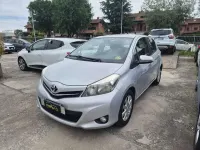 Usata Toyota Yaris Active 69 CV (50 kW) 2013 Argento Utilitaria