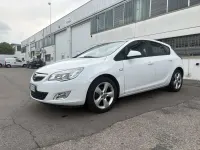 Usata Opel Astra Cosmo 101 CV (74 kW) 2011 Other Berlina