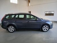 Käytetty Ford Focus Titanium 101 HP (74 kW) 2011 Harmaa Farmari