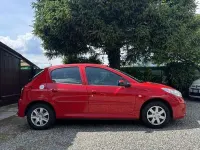 Usata Peugeot 206 60 CV (44 kW) 2011 Berlina