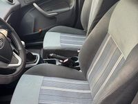 Second-hand Ford Fiesta Titanium 96 CP (70 kW) 2010 Roșu Berlinǎ