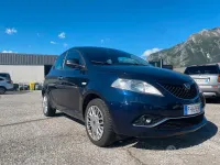 Usata Lancia Ypsilon Gold 69 CV (50 kW) 2017 Blu Utilitaria