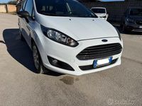 Gebraucht Ford Fiesta 75 PS (55 kW) 2015 Weiß Van