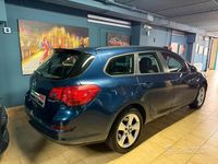 Usata Opel Astra 165 CV (121 kW) 2012 Blu Berlina