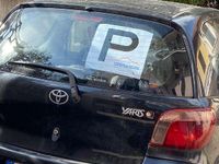 Usata Toyota Yaris Sol 68 CV (50 kW) 1999 Nero Utilitaria