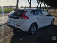 Usata Volvo V40 Kinetic 120 CV (88 kW) 2018 Bianco Berlina