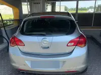 Usata Opel Astra 140 CV (102 kW) 2014 Giallo Berlina