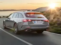 Usata Mercedes E220 AMG Line Premium 197 CV (144 kW) 2024 Argento Station wagon