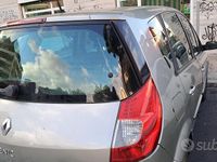 Usata Renault Scénic II Dynamique 106 CV (77 kW) 2006 Grigio Monovolume