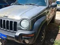 Usata Jeep Cherokee 143 CV (105 kW) 2004 Grigio SUV