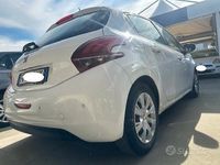 Usata Peugeot 208 67 CV (49 kW) 2017 Bianco Utilitaria