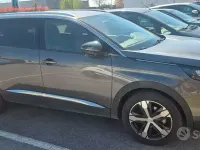 Usata Peugeot 5008 131 CV (96 kW) 2024 Grigio SUV