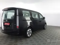 Begagnad Hyundai Staria 177 HK (130 kW) 2023 Svart Minibuss