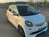 Usata Smart ForFour Brabus 90 CV (66 kW) 2019 Bianco Utilitaria