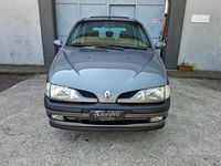 Usata Renault Scénic 107 CV (78 kW) 1999 Verde Monovolume