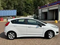 Usata Ford Fiesta 60 CV (44 kW) 2014 Bianco Utilitaria