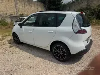 Usata Renault Scénic XMOD 110 CV (80 kW) 2012 Bianco Monovolume