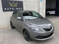 Usado Lancia Ypsilon Gold 69 HP (50 kW) 2023 Cinzento Citadino