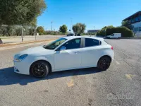 Usata Alfa Romeo Giulietta Distinctive 109 CV (80 kW) 2014 Bianco Utilitaria