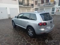 Usata VW Touareg Style 174 CV (127 kW) 2007 Grigio SUV