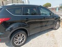 Usata Ford Kuga 140 CV (102 kW) 2014 Nero SUV