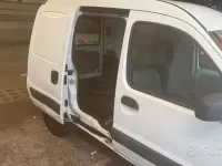 Usata Renault Kangoo 61 CV (44 kW) 2007 Bianco Monovolume