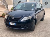 Usata Lancia Ypsilon 69 CV (50 kW) 2020 Blu Utilitaria
