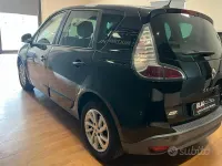 Usata Renault Scénic III XMOD 110 CV (80 kW) 2013 Nero Monovolume