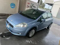Usata Fiat Grande Punto 75 CV (55 kW) 2007 Bluazzurro Utilitaria