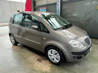Usata Lancia Musa 90 CV (66 kW) 2007 Giallo Monovolume