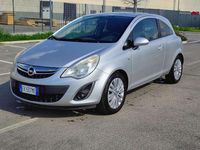 Usata Opel Corsa Edition 86 CV (63 kW) 2012 Argento Utilitaria