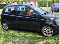 Usata Toyota Yaris Luna 86 CV (63 kW) 2001 Berlina