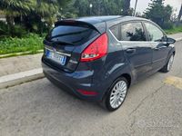 Usata Ford Fiesta Titanium 70 CV (51 kW) 2012 Grigio Utilitaria