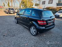 Usata Mercedes B180 Premium 109 CV (80 kW) 2011 Nero Monovolume