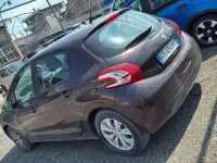 Usata Peugeot 208 Active 68 CV (50 kW) 2013 Marrone Utilitaria