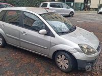 Usata Ford Fiesta 69 CV (50 kW) 2007 Grigio Utilitaria